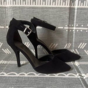 Women’s ankle strap pumps